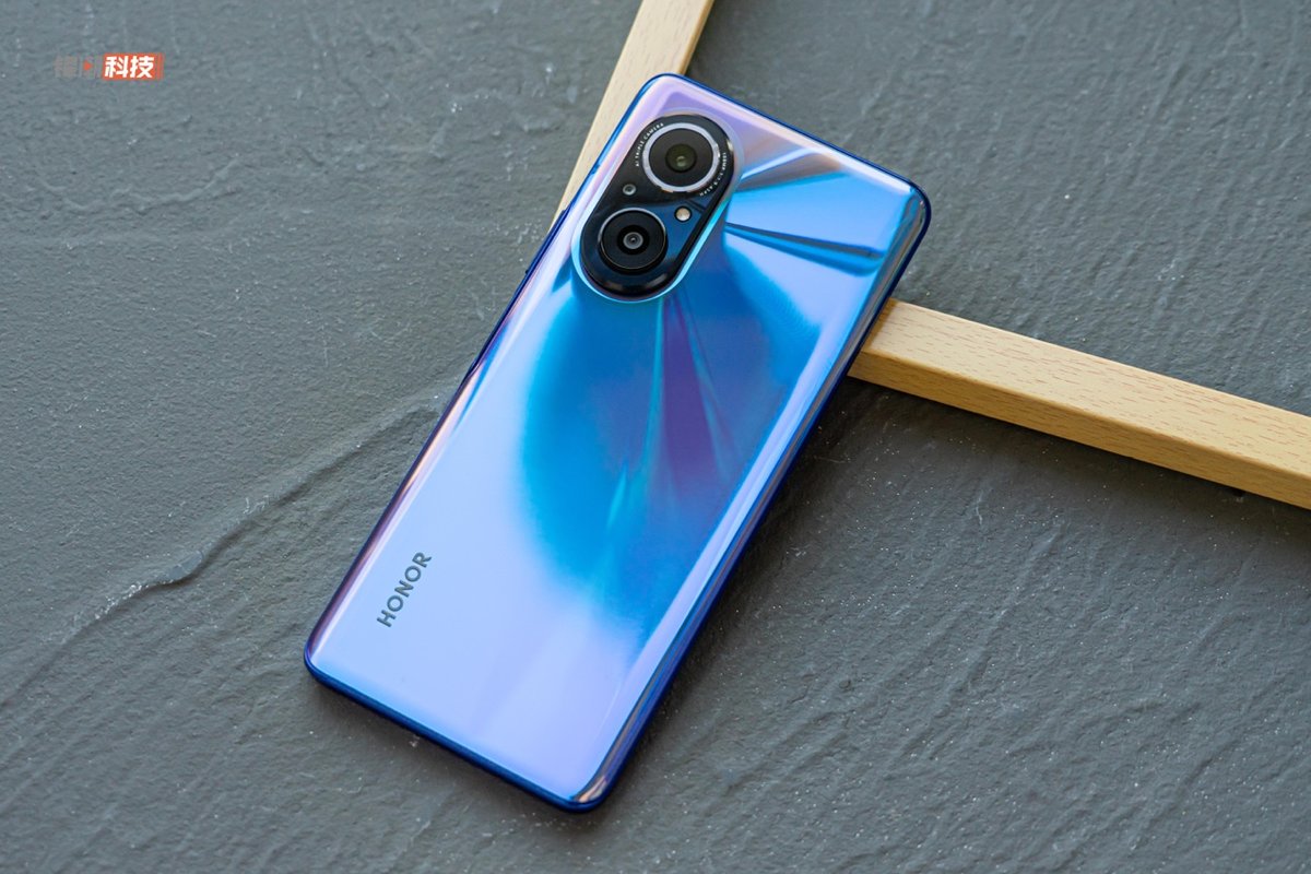 荣耀50se评测边框最窄的lcd屏实际体验到底怎样