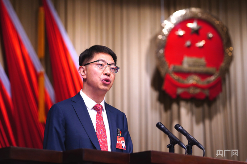 孔令栋作政府工作报告(央广网发 张海东 摄)