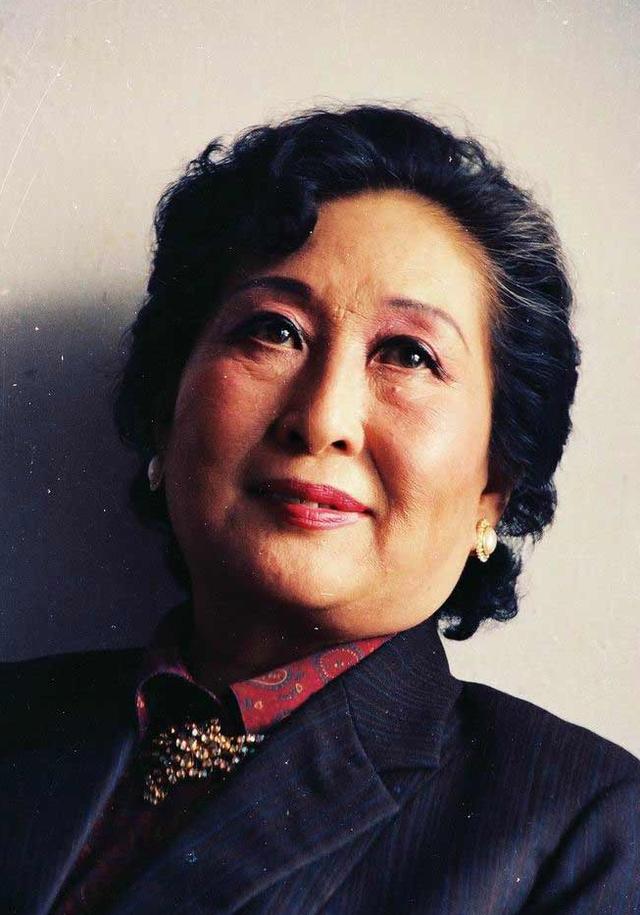 她演过虎妞大赤包,还演过《我爱我家》,她离开这个世界整整20年