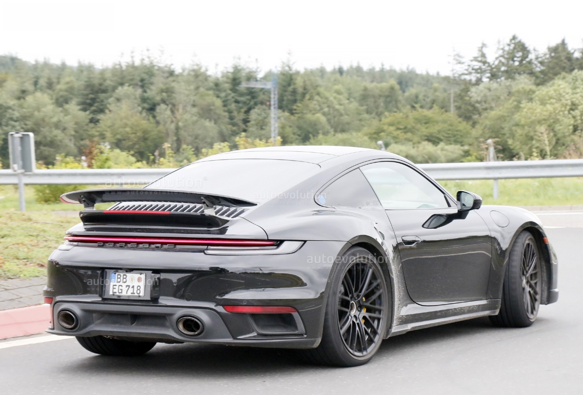 ʱ911 Turbo Hybrid·Եع