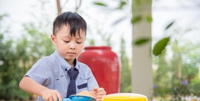 教育孩子要趁早,家长要给孩子立规矩,让孩子有自己的原则和底线休闲区蓝鸢梦想 - Www.slyday.coM