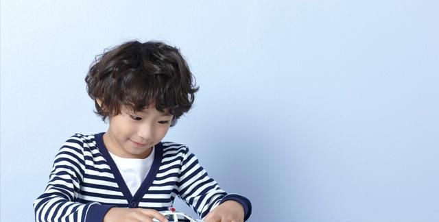 教育孩子要趁早,家长要给孩子立规矩,让孩子有自己的原则和底线休闲区蓝鸢梦想 - Www.slyday.coM