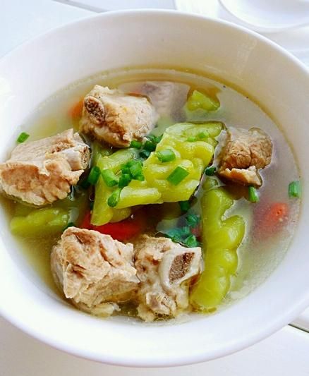 "苦瓜排骨汤"特别养生的做法,牢记这必须的一步,营养又美味!|苦瓜|排