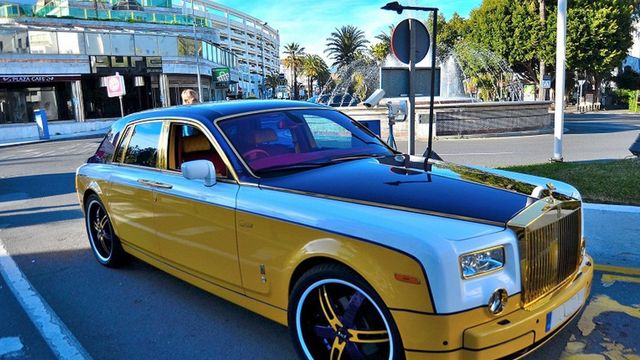 国内首辆“彩虹色”幻影现上海街头,网友：最美劳斯莱斯休闲区蓝鸢梦想 - Www.slyday.coM