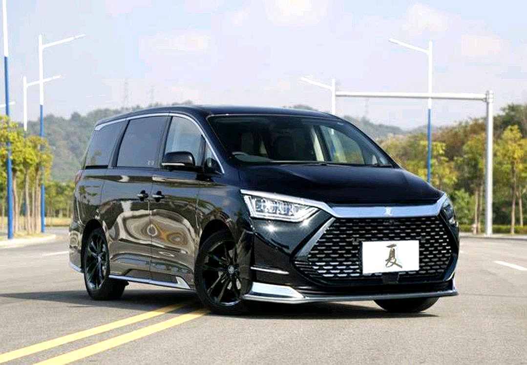 比亚迪"夏"是比亚迪家族的第三款mpv,将满足需要更大空间,偏商务用途