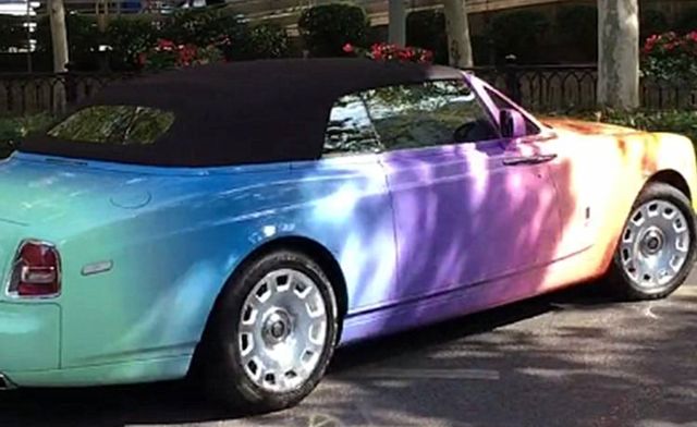 国内首辆“彩虹色”幻影现上海街头,网友：最美劳斯莱斯休闲区蓝鸢梦想 - Www.slyday.coM