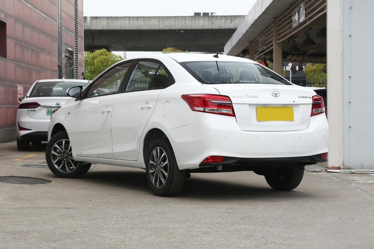 价格不贵好养活丰田全球品质三厢自动挡实拍yarisl致享