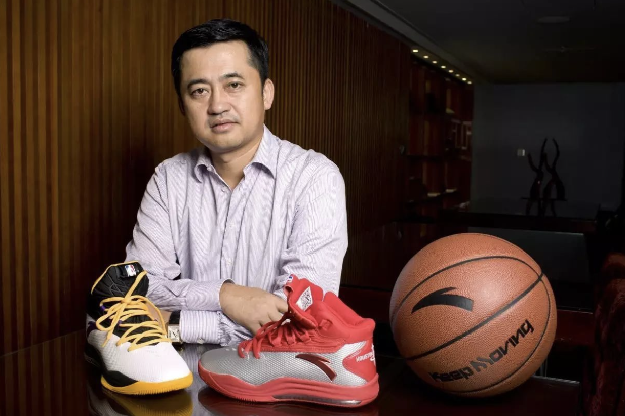 上半年营收228亿净利38亿安踏何时可以超越耐克