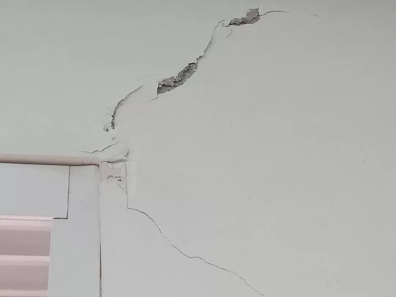 厦门装修公司排名前十,墙面开裂怎么办?|裂缝|墙面|腻子_新浪新闻