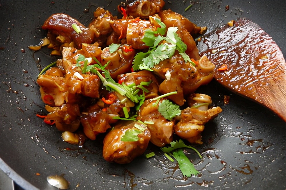 好吃不腻的辣炒猪蹄|猪蹄|辣椒|葱姜_新浪新闻