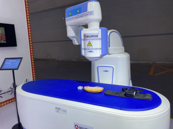 "重庆造"胶囊机器人查胃 胶囊内镜技术迈入智能时代