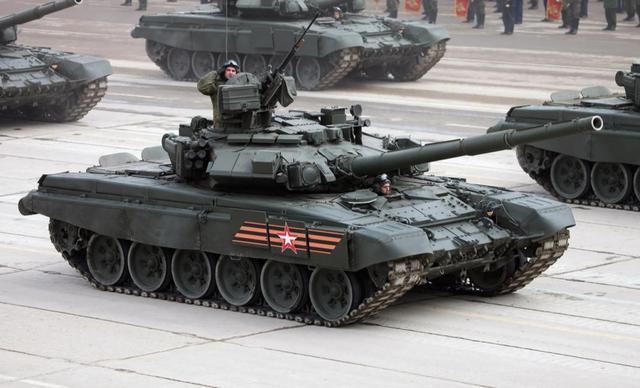创造辉煌纪录的t90坦克,为何现身垃圾场?俄军方:未来得及回收