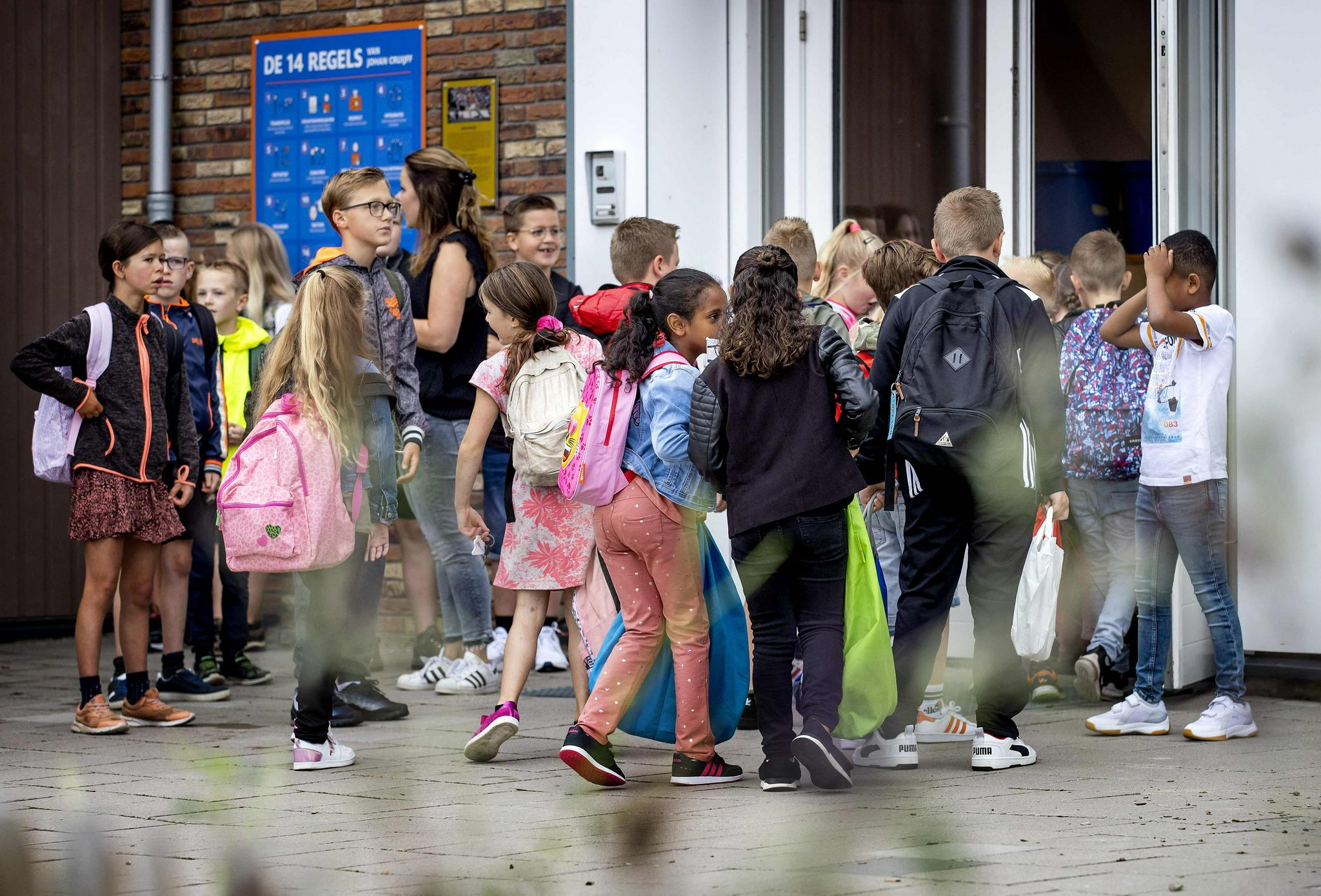 荷兰新学期开学