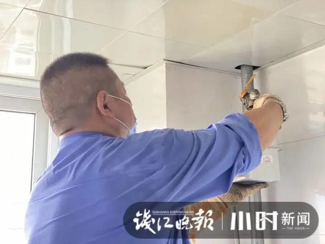 熟悉300多个小区，忙起来根本顾不上吃饭！他说：这工作，就是要抢时间休闲区蓝鸢梦想 - Www.slyday.coM