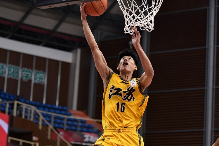 广厦官方:吴羽佳正式转会至江苏队