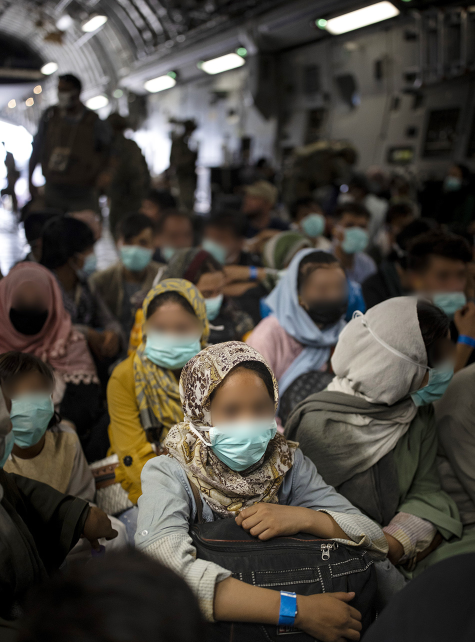 图记·阿富汗战争20年⑥|大撤退:各国在一片混乱中撤侨