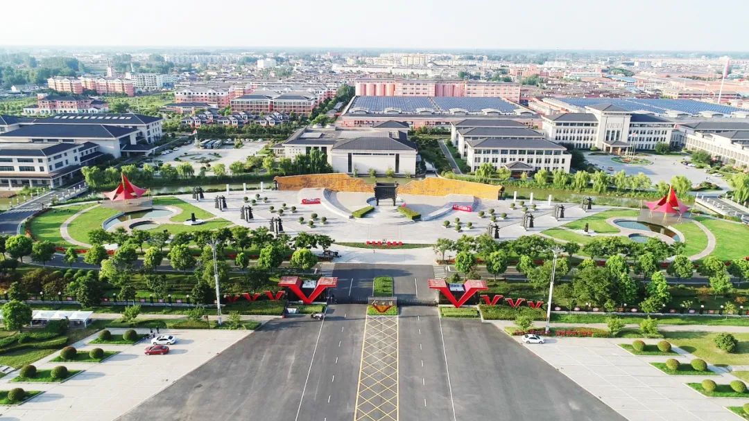 桃红柳绿,莺啼燕语.今世缘厂区格外美丽.