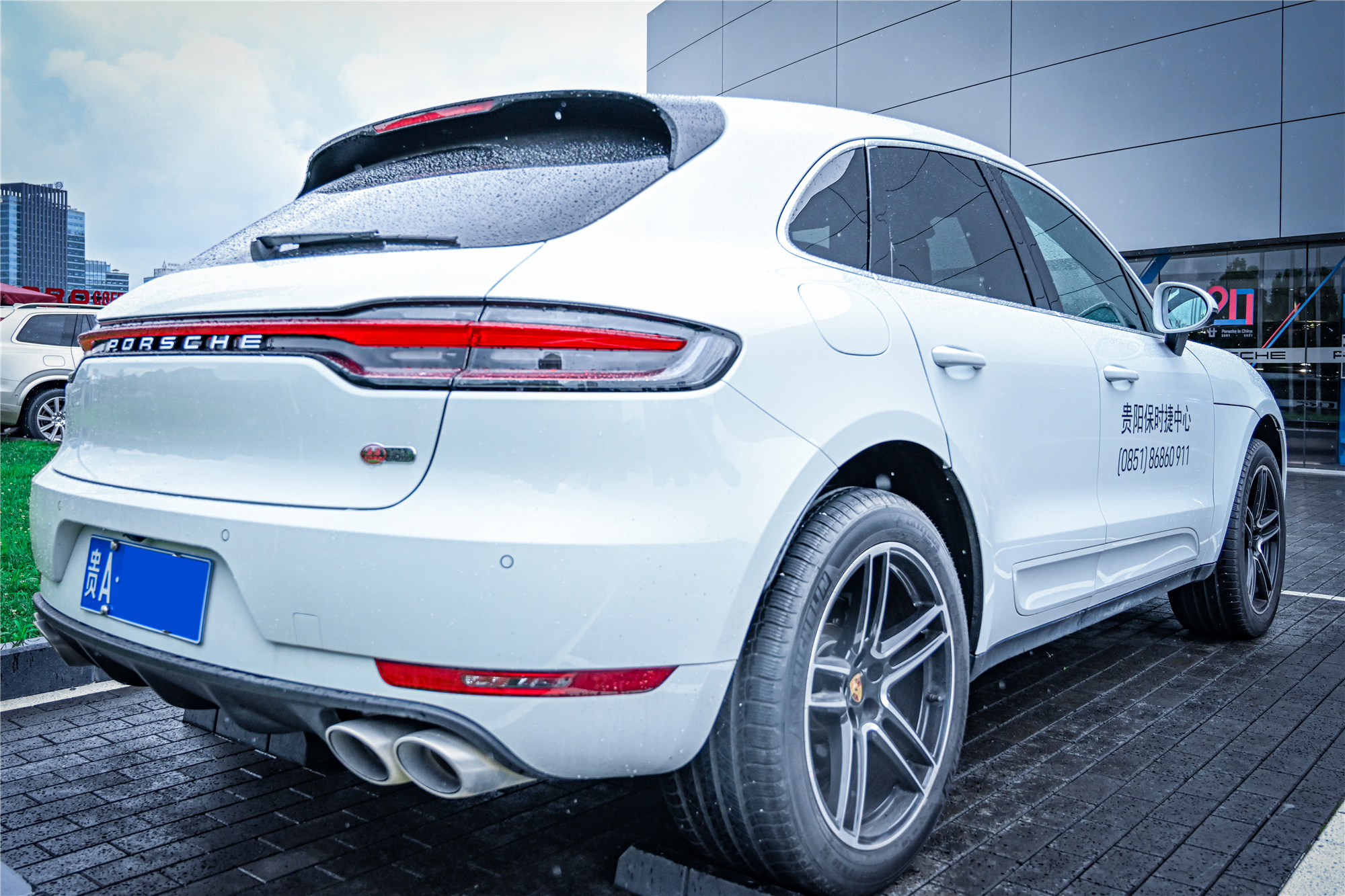 小卡宴贵阳通源保时捷中心macan实拍