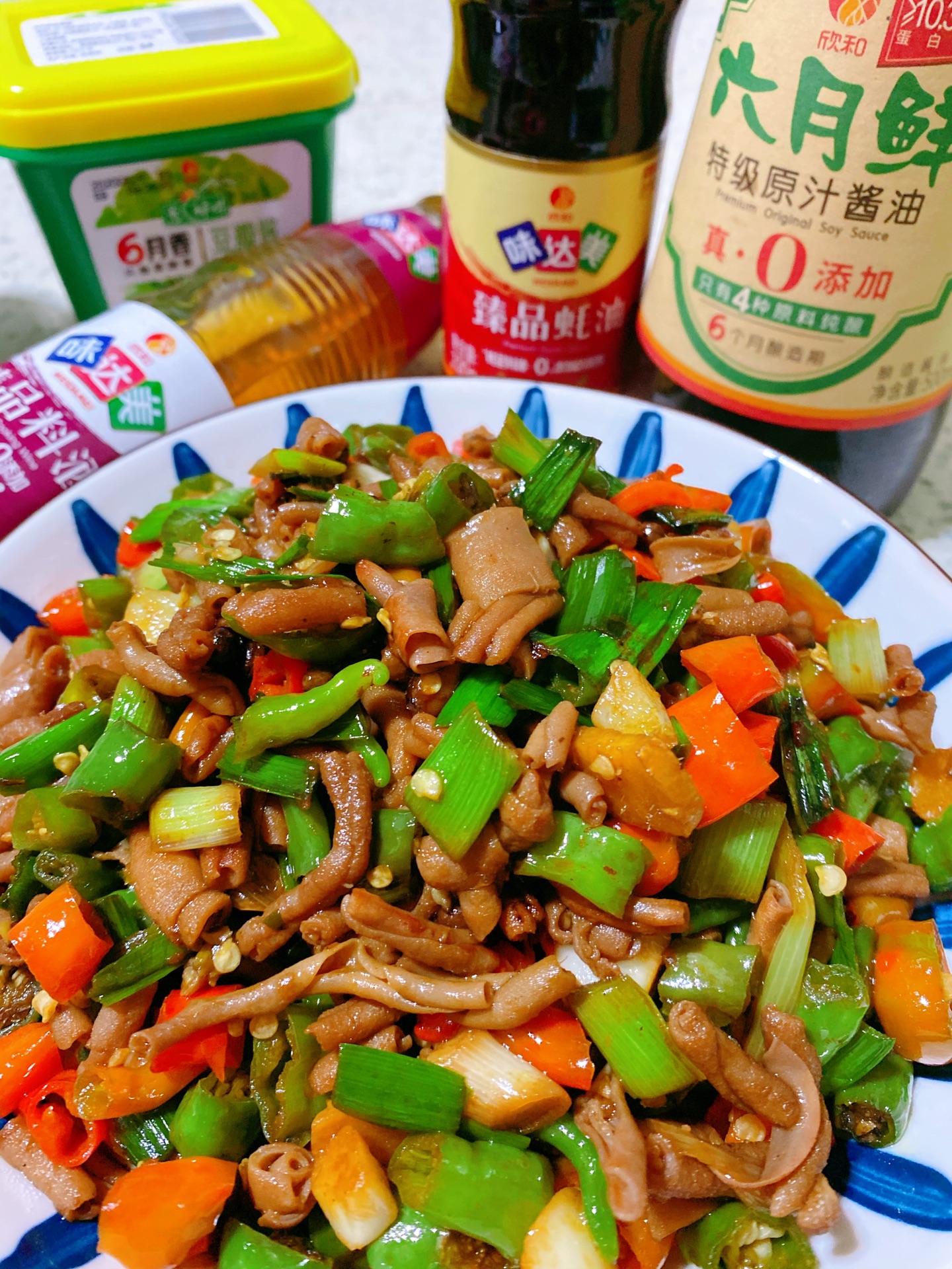 酱爆鸭肠,口感爽脆,酱香浓郁