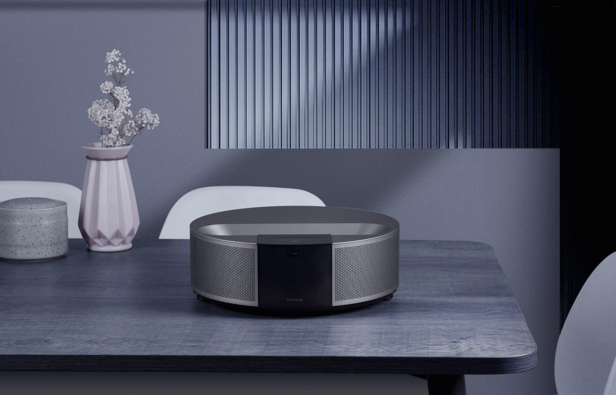 无限想象峰米r1超短焦激光投影仪亮相智博会