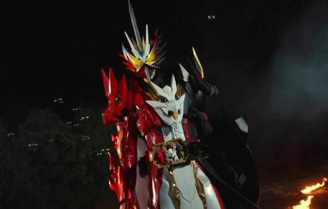 假面骑士圣刃四大最强形态汇总仅仅出场一次的超级限定形态