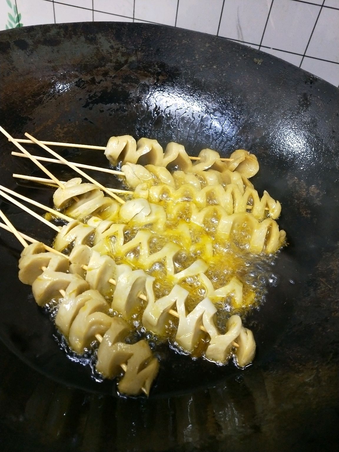 自制路边摊美味烤面筋香辣适中干净卫生学会不亏