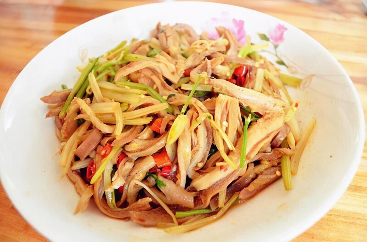 营养好吃的蒜苗猪肚