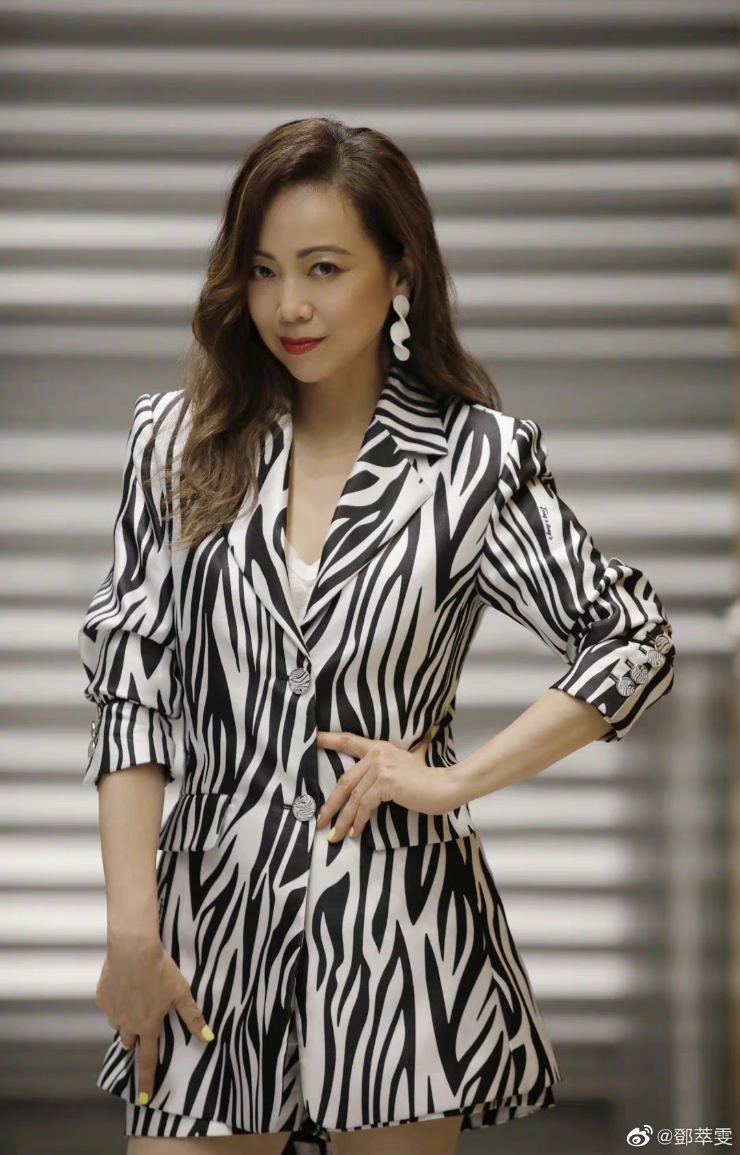 邓萃雯你的名字我的姓氏收官岁月沉淀下逐渐飒爽