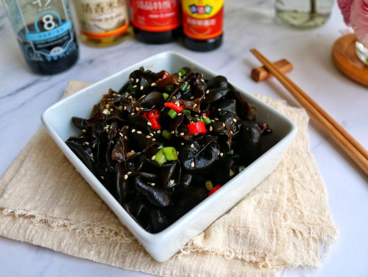 简单易做的营养凉拌菜,凉拌木耳,脆爽可口,手残党也可轻松搞定