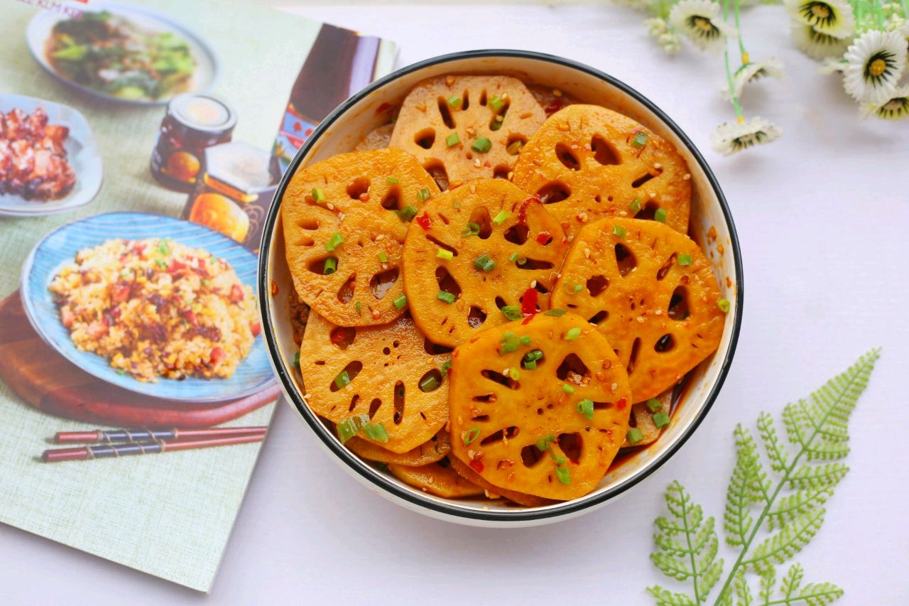 秋天要多给加人吃莲藕,简单拌一拌,香辣开胃,下饭又解馋