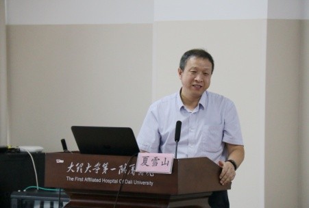州政府党组副书记李琰,大理大学校长丁中涛,昆明理工大学副校长夏雪山