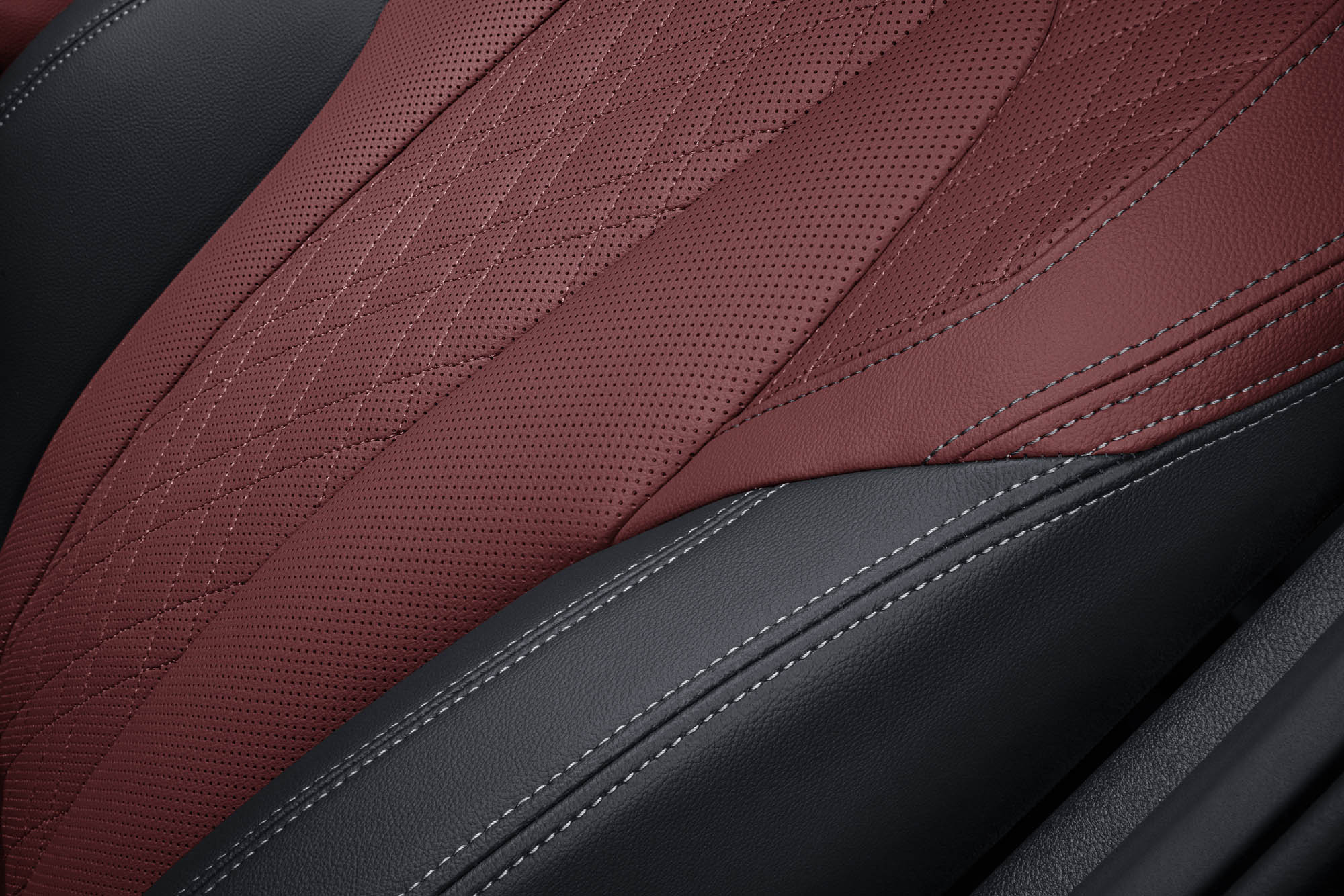 增双色座椅/电动尾门 新BMW 3系售价29.39万元起