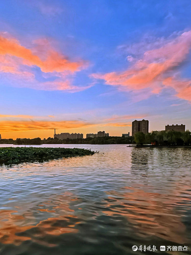 大明湖的晚霞绚丽多彩|大明湖|济南市_新浪新闻