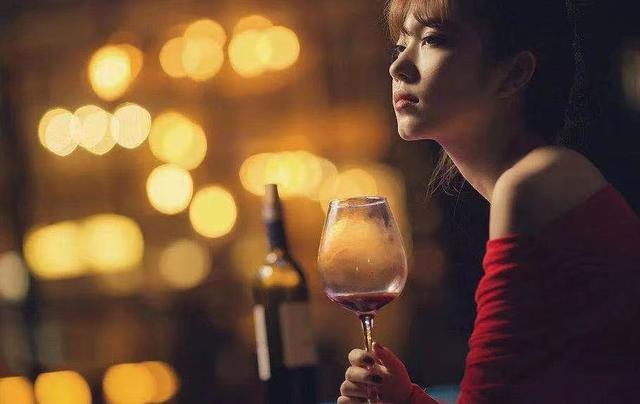当酒品牌遇上爱微醺的年轻人会擦出怎样的火花
