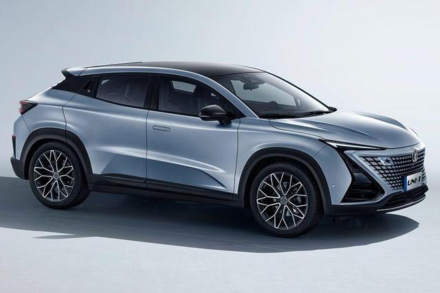 该车是一款紧凑型suv,长,宽,高分别为4515×1870×1565毫米,轴距2710
