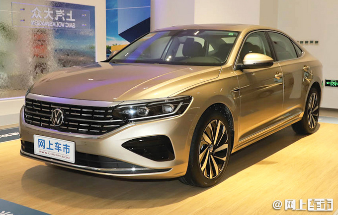 大众新款帕萨特上市售价17992509万元提供双外观设计
