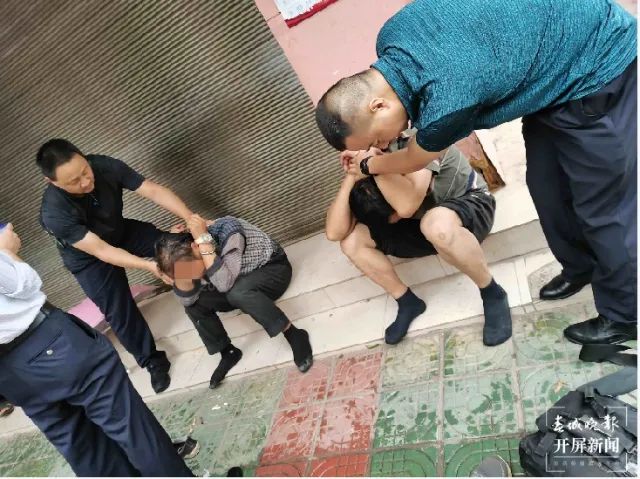 楚雄一男子持射钉枪打伤保安！抢走30枚钻戒！一审被判死缓休闲区蓝鸢梦想 - Www.slyday.coM