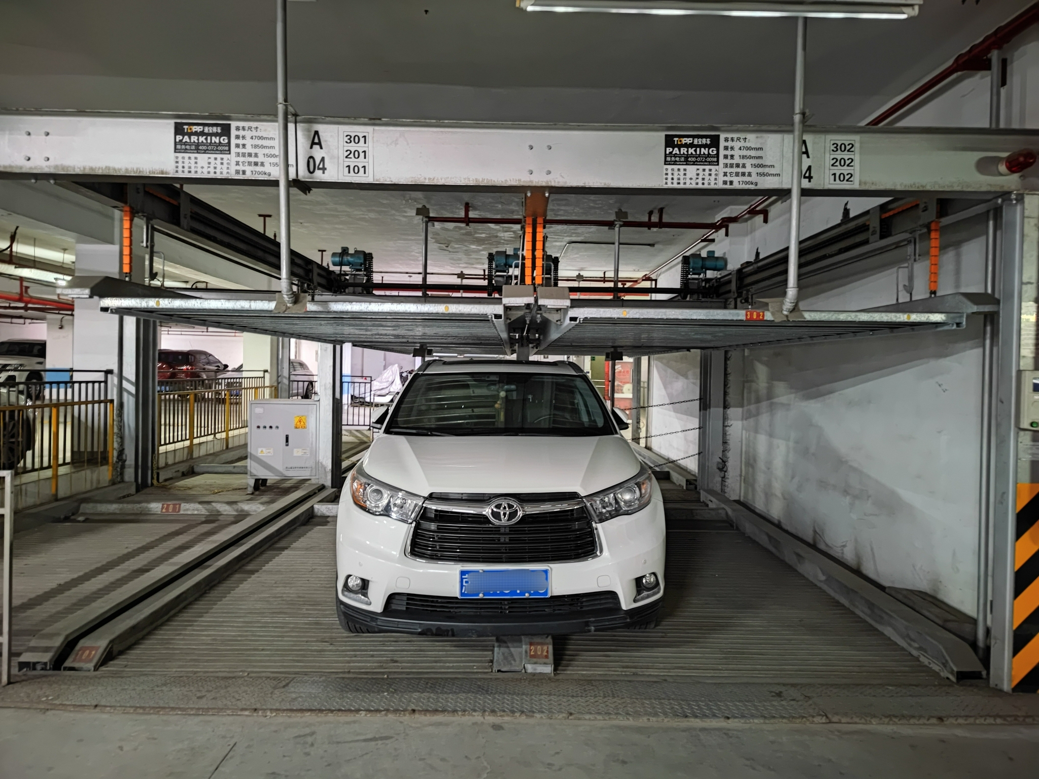 追踪:三胎后大型车成刚需,"大码车位"能成为现实吗?