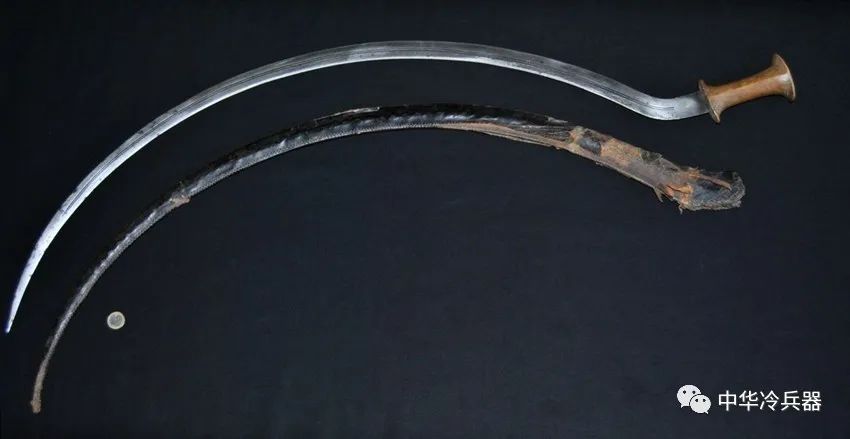 传统的埃塞俄比亚的弯剑-钩剑钩剑不用于砍杀敌方,而是用其极度弯曲