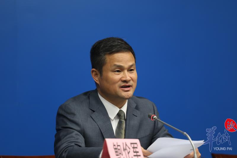 广州市城市管理和综合执法局副局长鲍伦军在发布会上介绍了《广州市