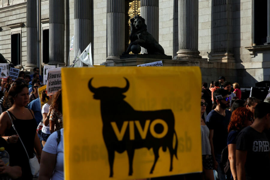 马德里举办的大规模抗议斗牛游行