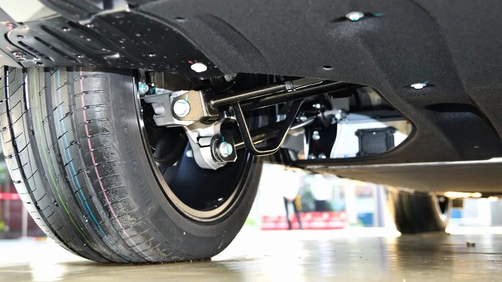 9s,但除此以外,在底盘的nvh表现上,aion lx甚至可能都不是三者最好的