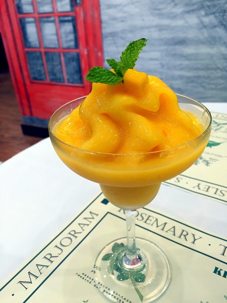 好吃过瘾的芒果冰沙简单易做自己在家做真材实料的降火佳品