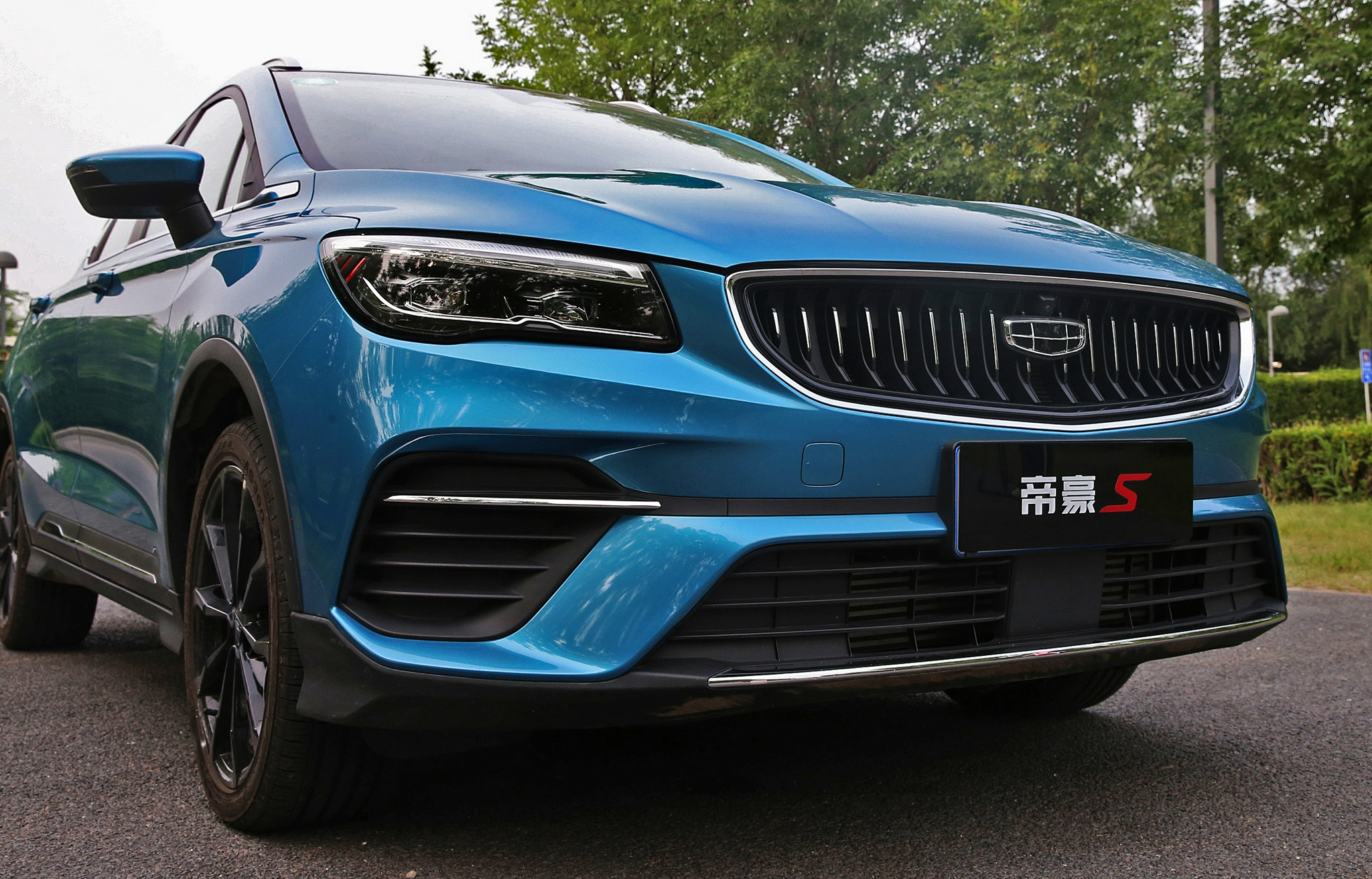 吉利帝豪s带你解锁另一种跨界suv的打开方式