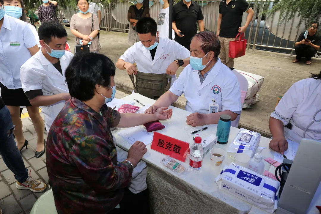 陕中二附院殷克敬传承秦地文化发展中华医药