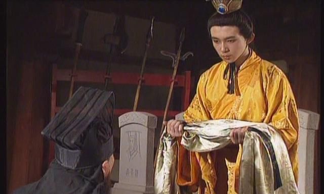 苏可开始演戏的时间非常早,在老版的《红楼梦》和《三国演义》中,都有