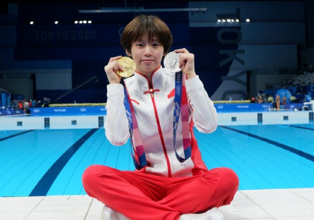 一年长高10厘米!陈芋汐受发育困扰,13岁成世界冠军不比全红婵差休闲区蓝鸢梦想 - Www.slyday.coM 一年长高10厘米!陈芋汐受发育困扰,13岁成世界冠军不比全红婵差休闲区蓝鸢梦想 - Www.slyday.coM