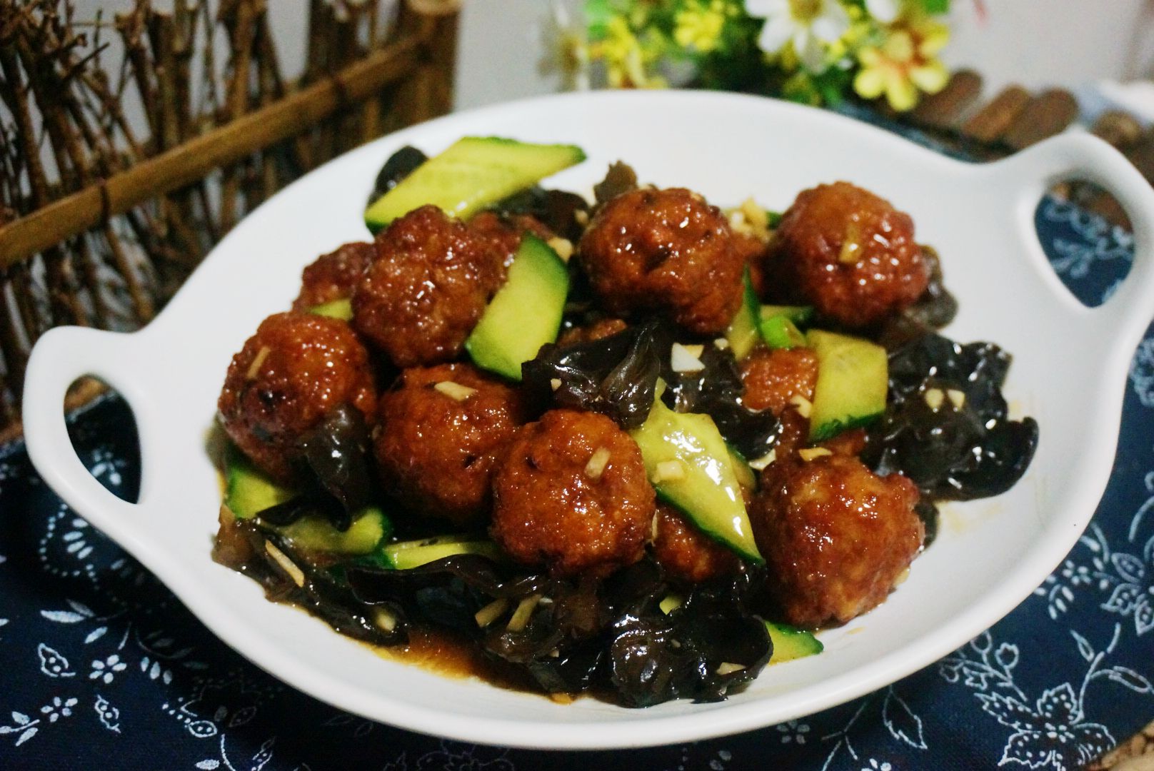 鱼香溜丸子好吃的做法