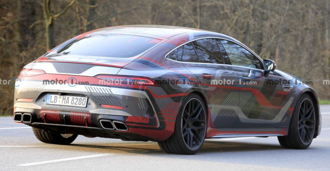 奔驰最新插混下放性能猛兽amggt73e曝光