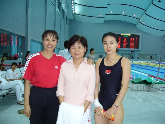 一年长高10厘米!陈芋汐受发育困扰,13岁成世界冠军不比全红婵差休闲区蓝鸢梦想 - Www.slyday.coM 一年长高10厘米!陈芋汐受发育困扰,13岁成世界冠军不比全红婵差休闲区蓝鸢梦想 - Www.slyday.coM